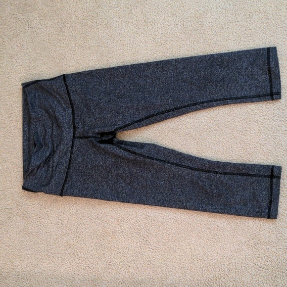 Lululemon Grey Herringbone Capri Leggings - Picture 2 of 13